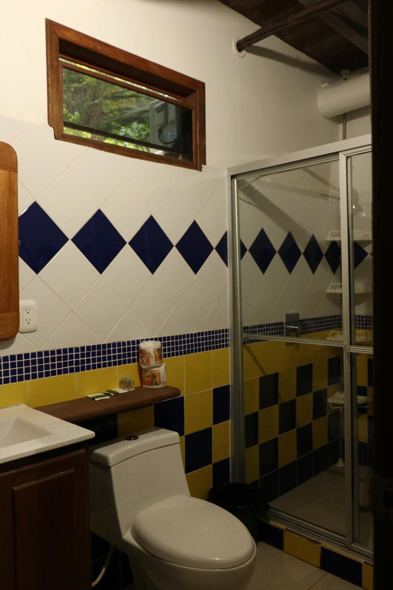 Hotel Salvador Gaviota Lívingston エクステリア 写真