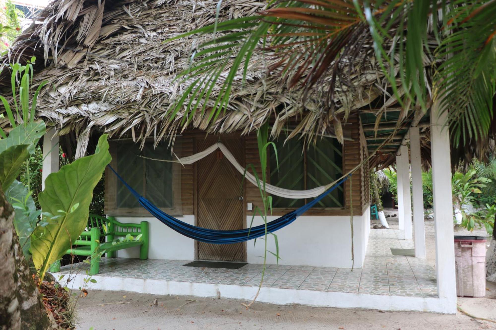 Hotel Salvador Gaviota Lívingston エクステリア 写真