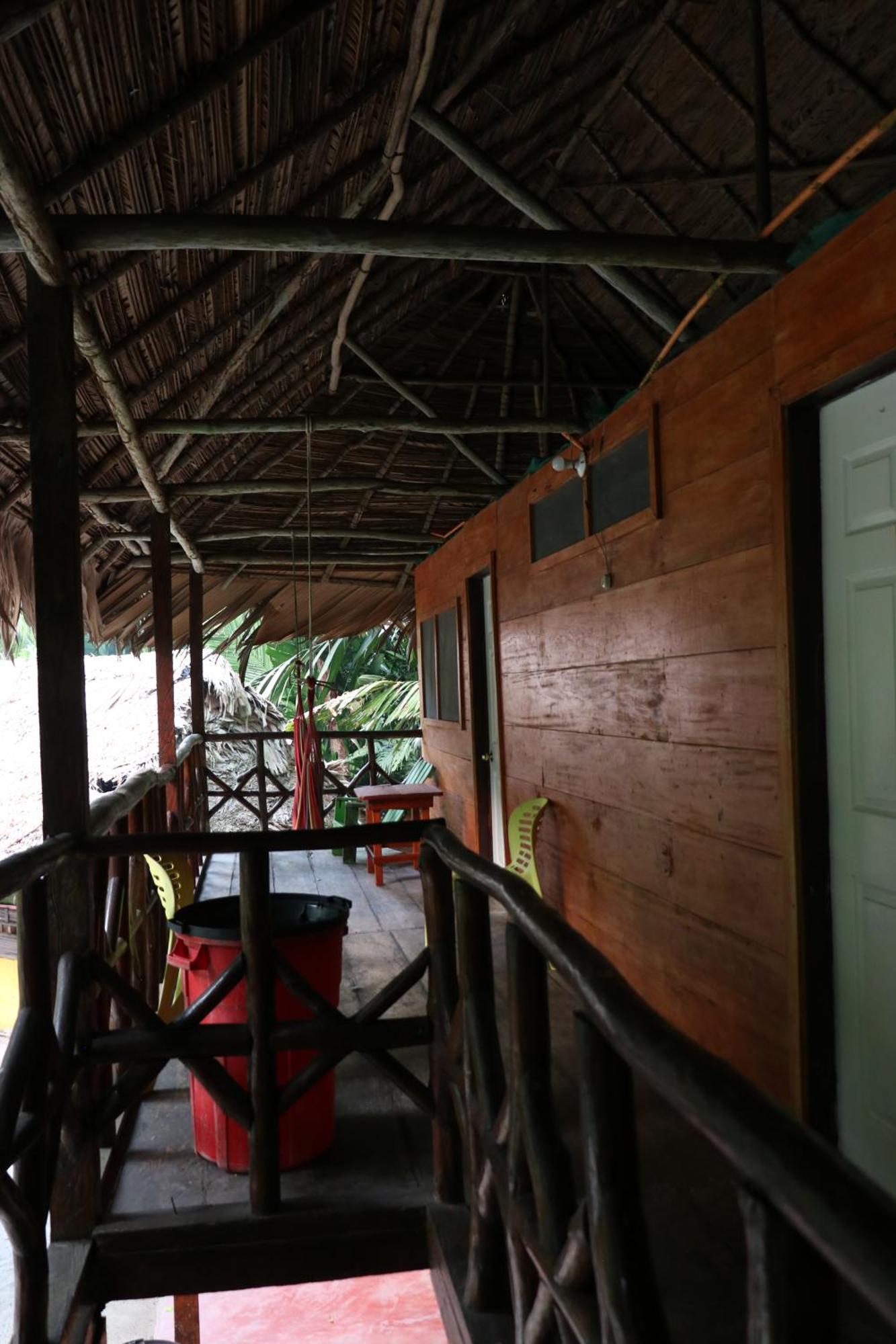 Hotel Salvador Gaviota Lívingston エクステリア 写真