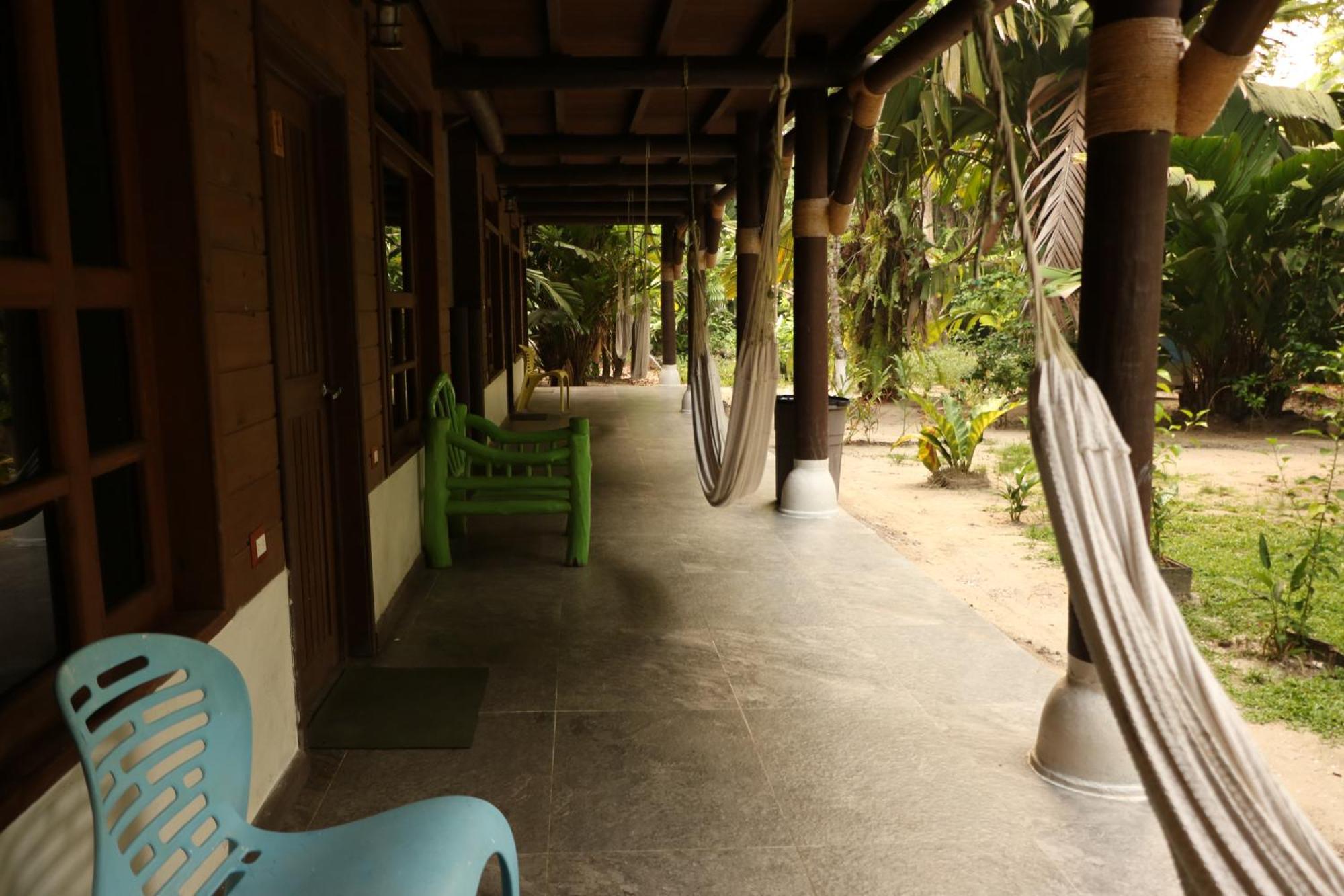 Hotel Salvador Gaviota Lívingston エクステリア 写真