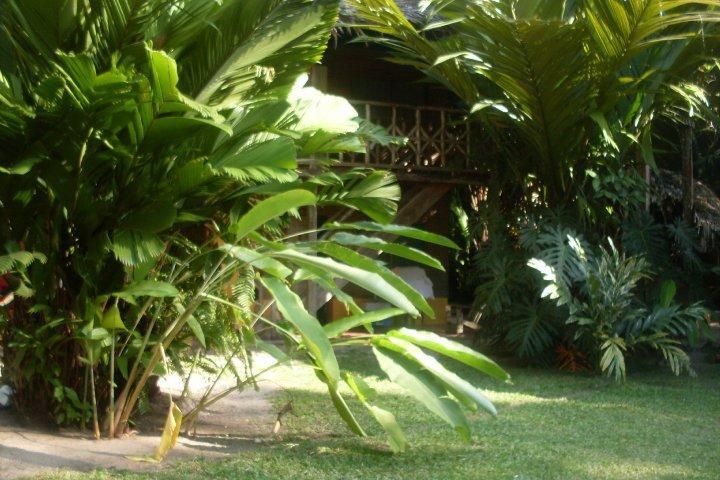 Hotel Salvador Gaviota Lívingston エクステリア 写真