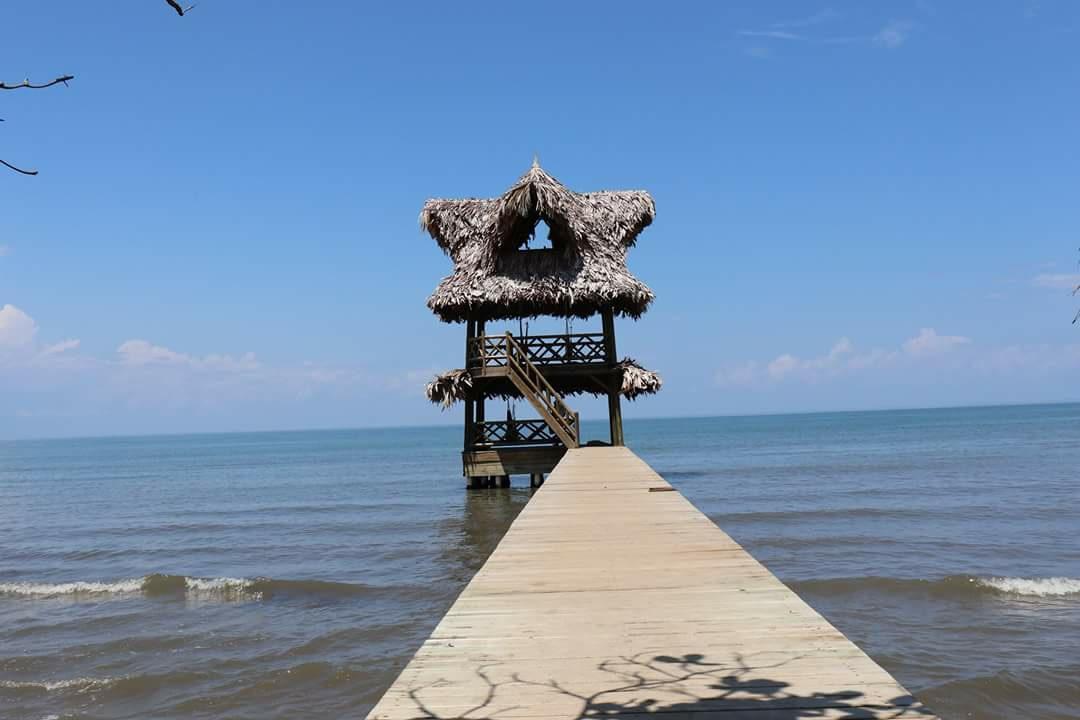 Hotel Salvador Gaviota Lívingston エクステリア 写真