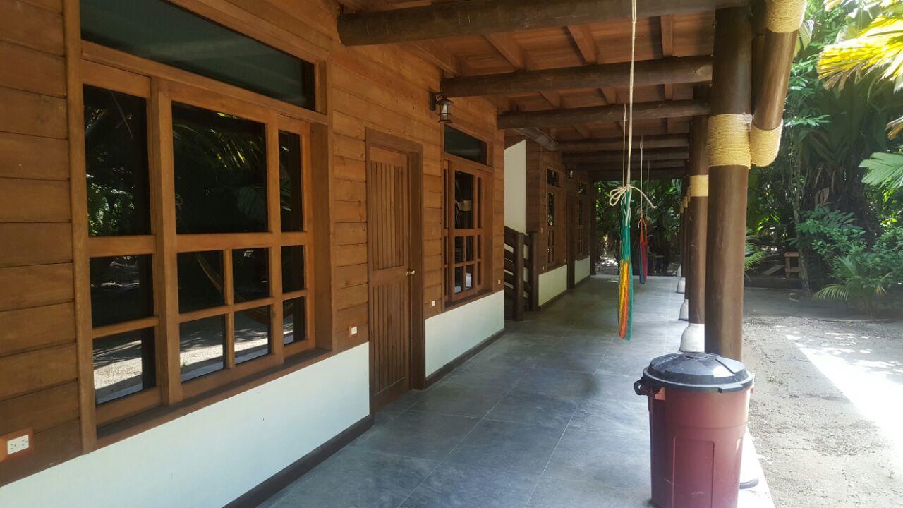 Hotel Salvador Gaviota Lívingston エクステリア 写真